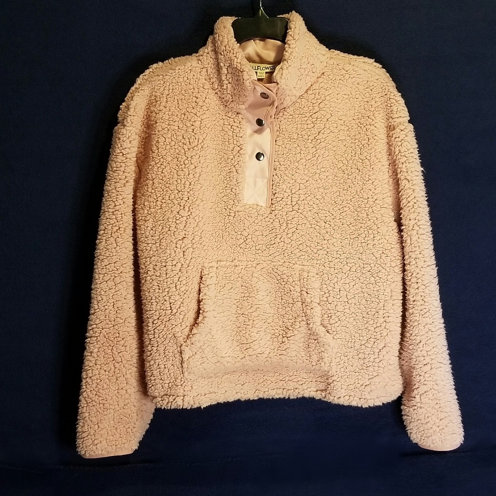 Wallflower Sherpa Cozy Lightweight Pullover Jacket Front Kangaroo Pocket